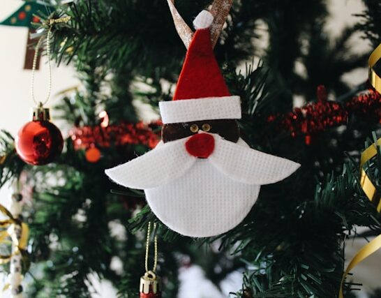 23 Easy Santa Crafts for Kids
